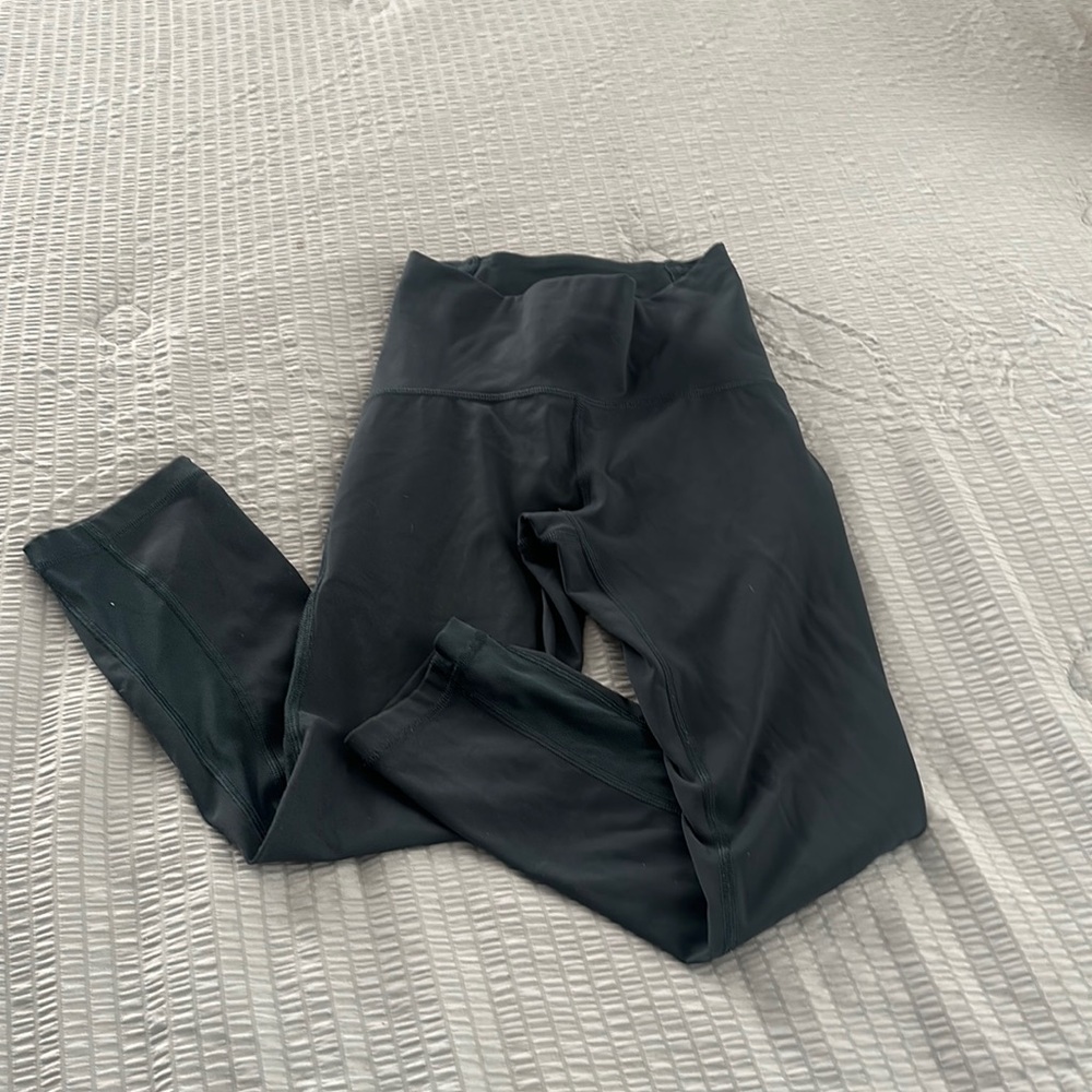 Lululemon green capris size 2